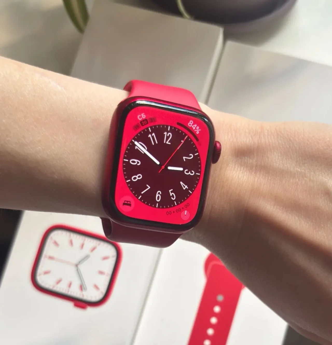 Apple Watch 7 41 mm Red 6