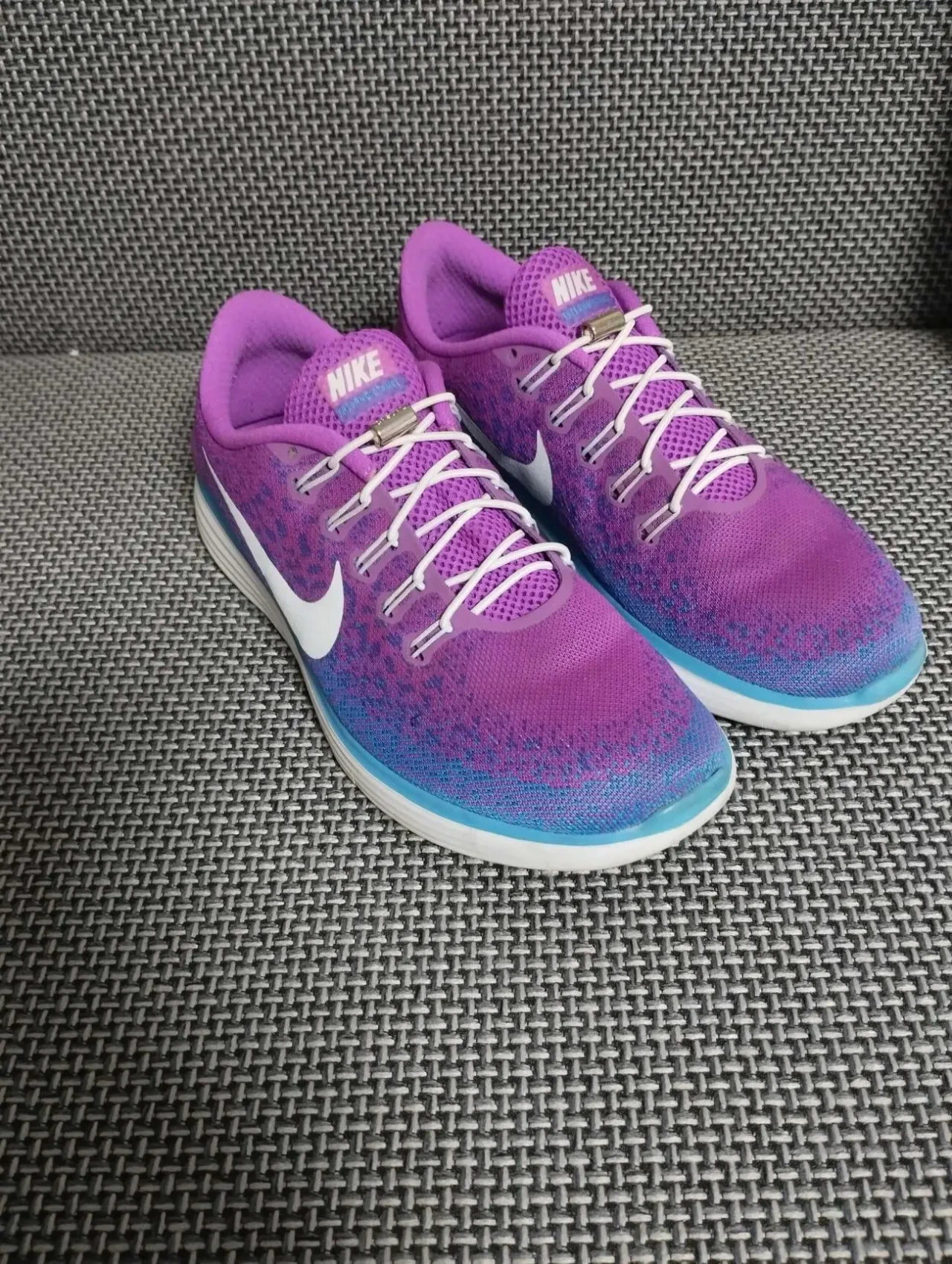 Кросівки жіночі Nike 40 р