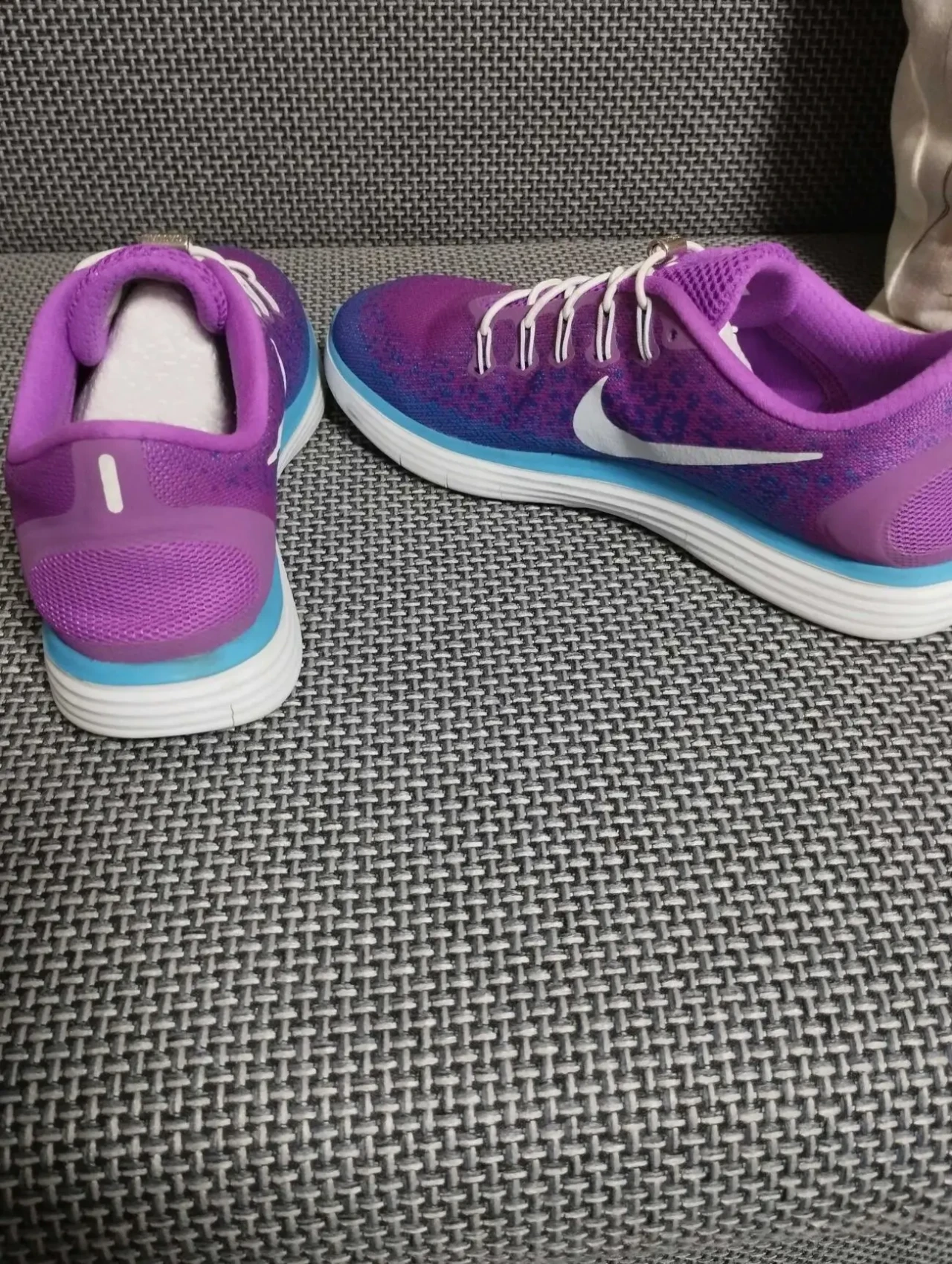 Кросівки жіночі Nike 40 р 4