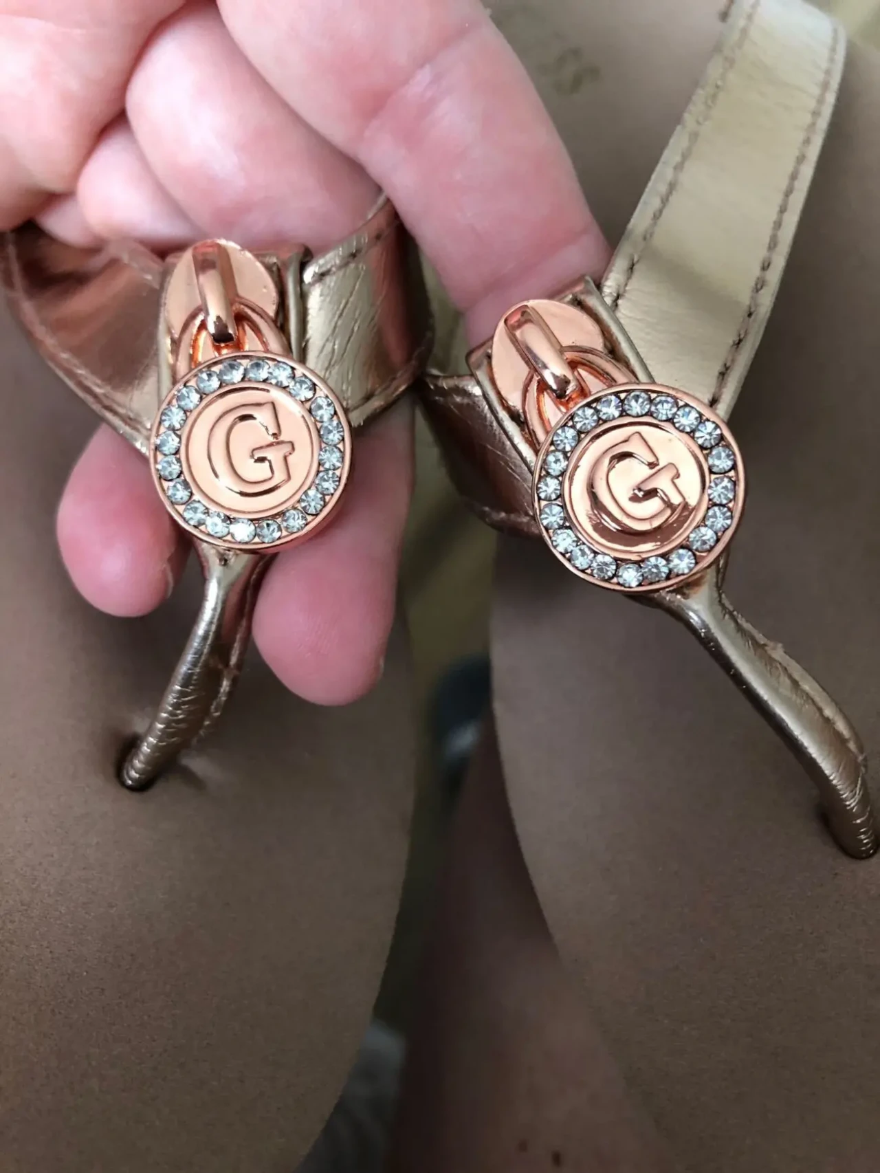 шльопанці Guess 2