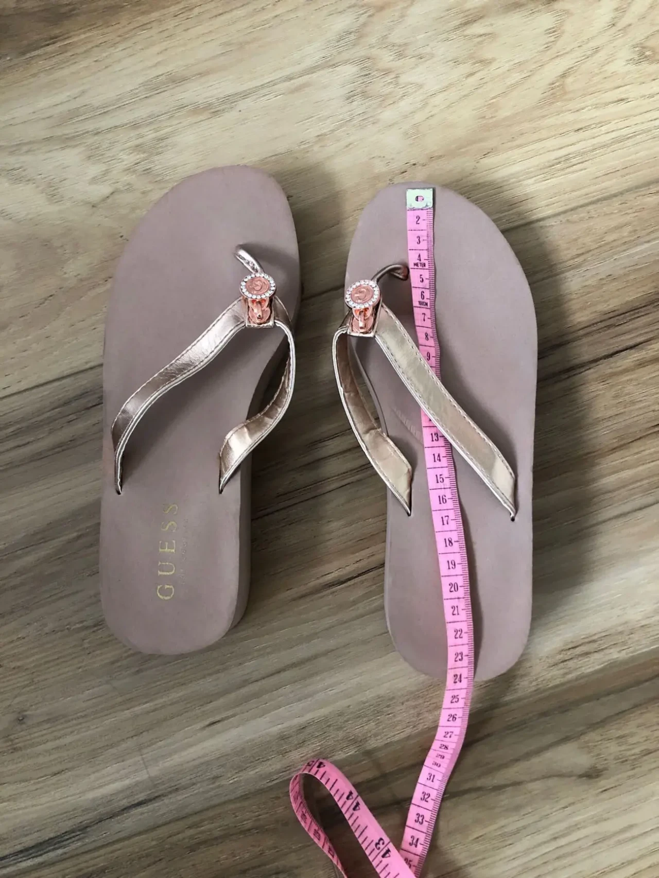 шльопанці Guess 4