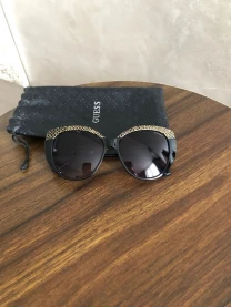 сонцезахисні окуляри Guess