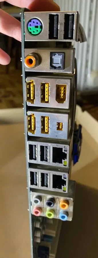Материнська плата GA-P55-UD5 4