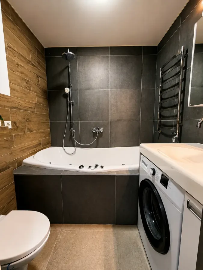 Продається 3-кімнатна квартира в ЖК бізнес-класу Листопад вулиця Івасюка 8