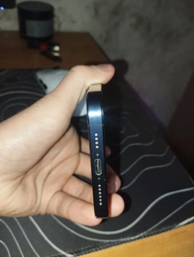 Apple iPhone 15 Pro Max 2