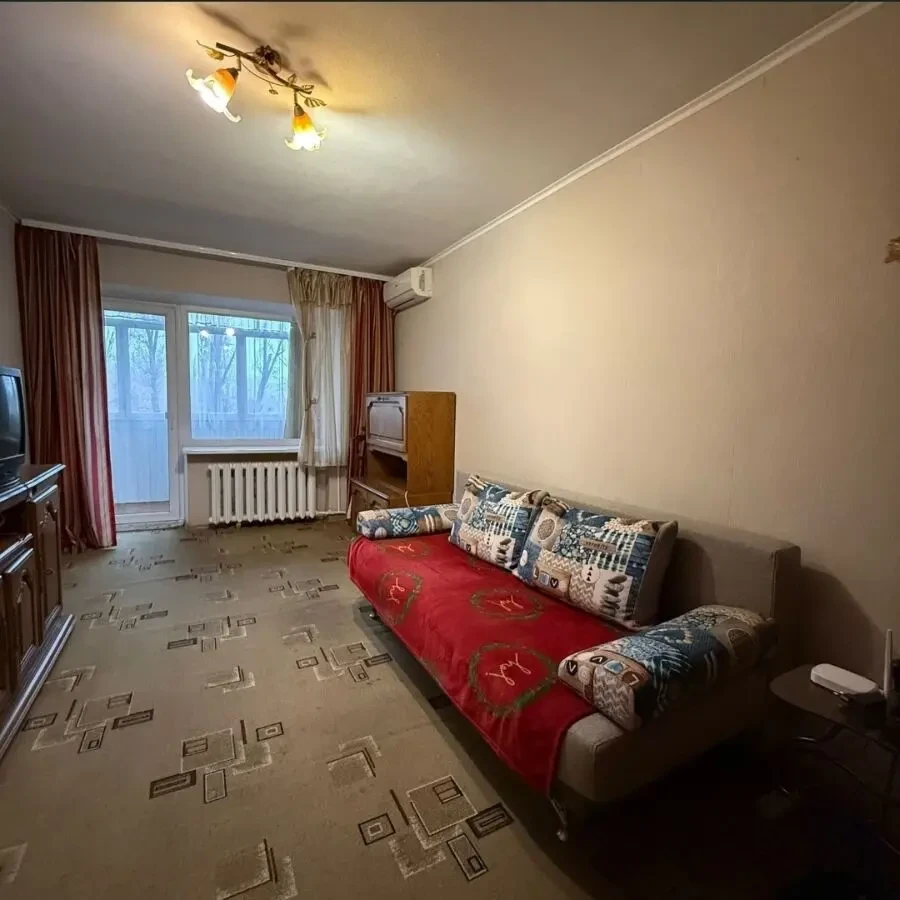 Продам 1к квартиру в центре 3