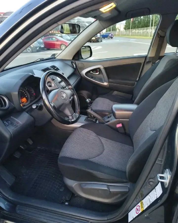 Toyota Rav4 авто з Європи 6