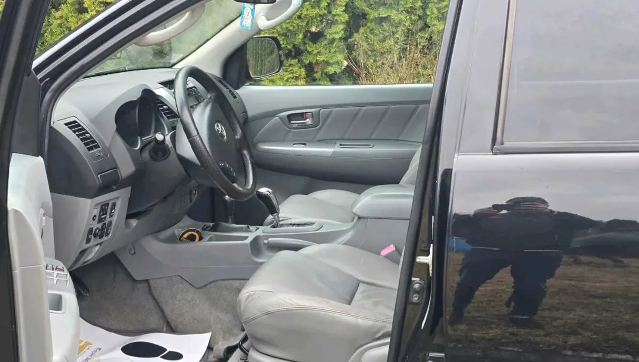 пікап Toyota Hilux 6