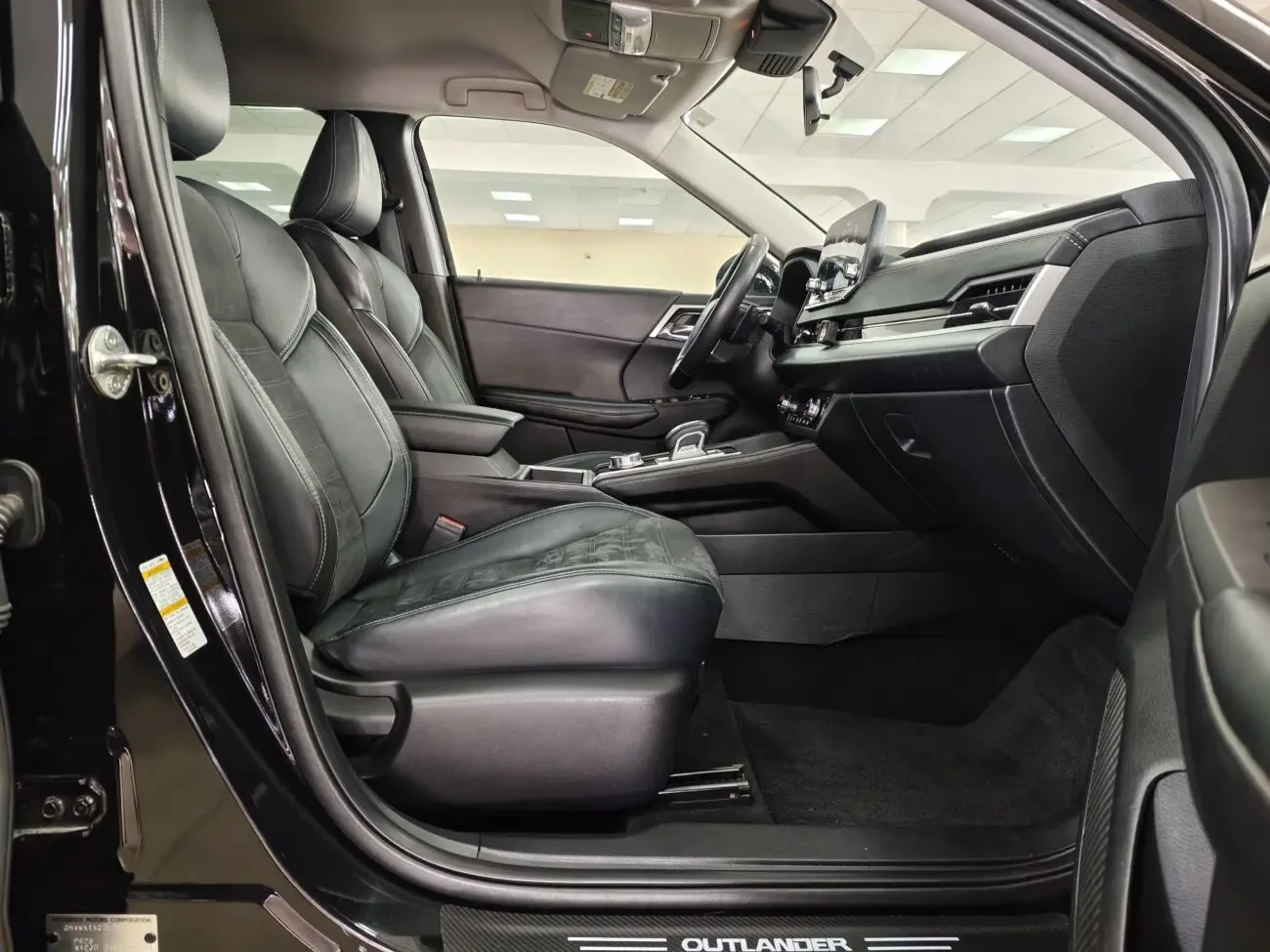 Mitsubishi Outlander 2.5MIVEC 16V АКПП 2022 р.в. (184 к.с.), 7 місць 7