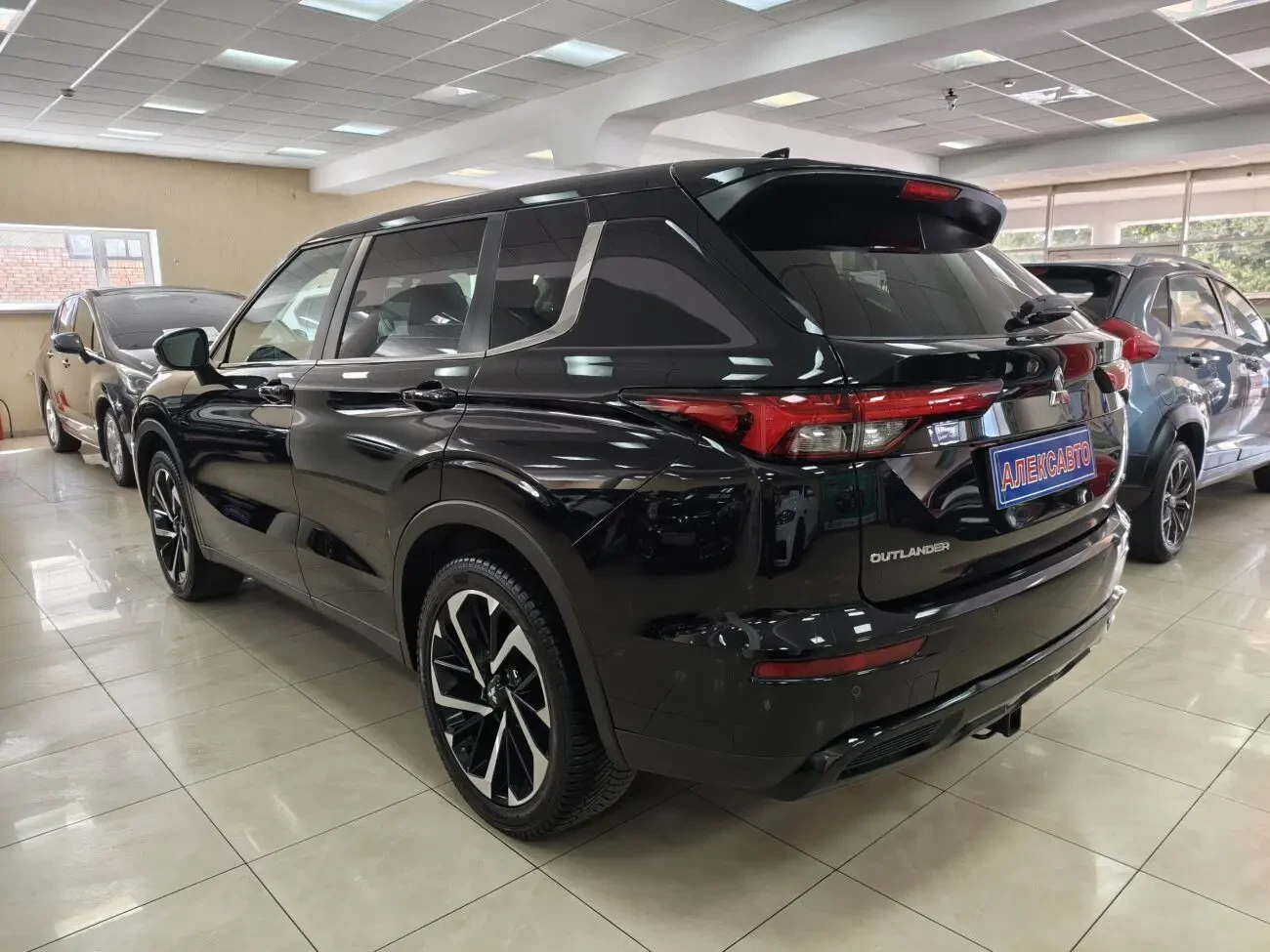 Mitsubishi Outlander 2.5MIVEC 16V АКПП 2022 р.в. (184 к.с.), 7 місць 4