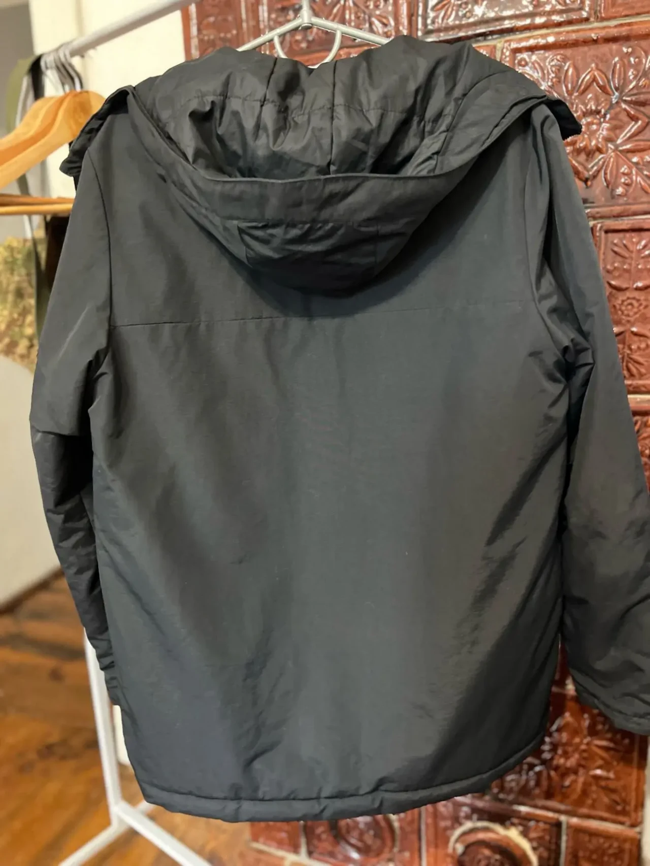 Продаж зимової чоловічої куртки Adidas. 3