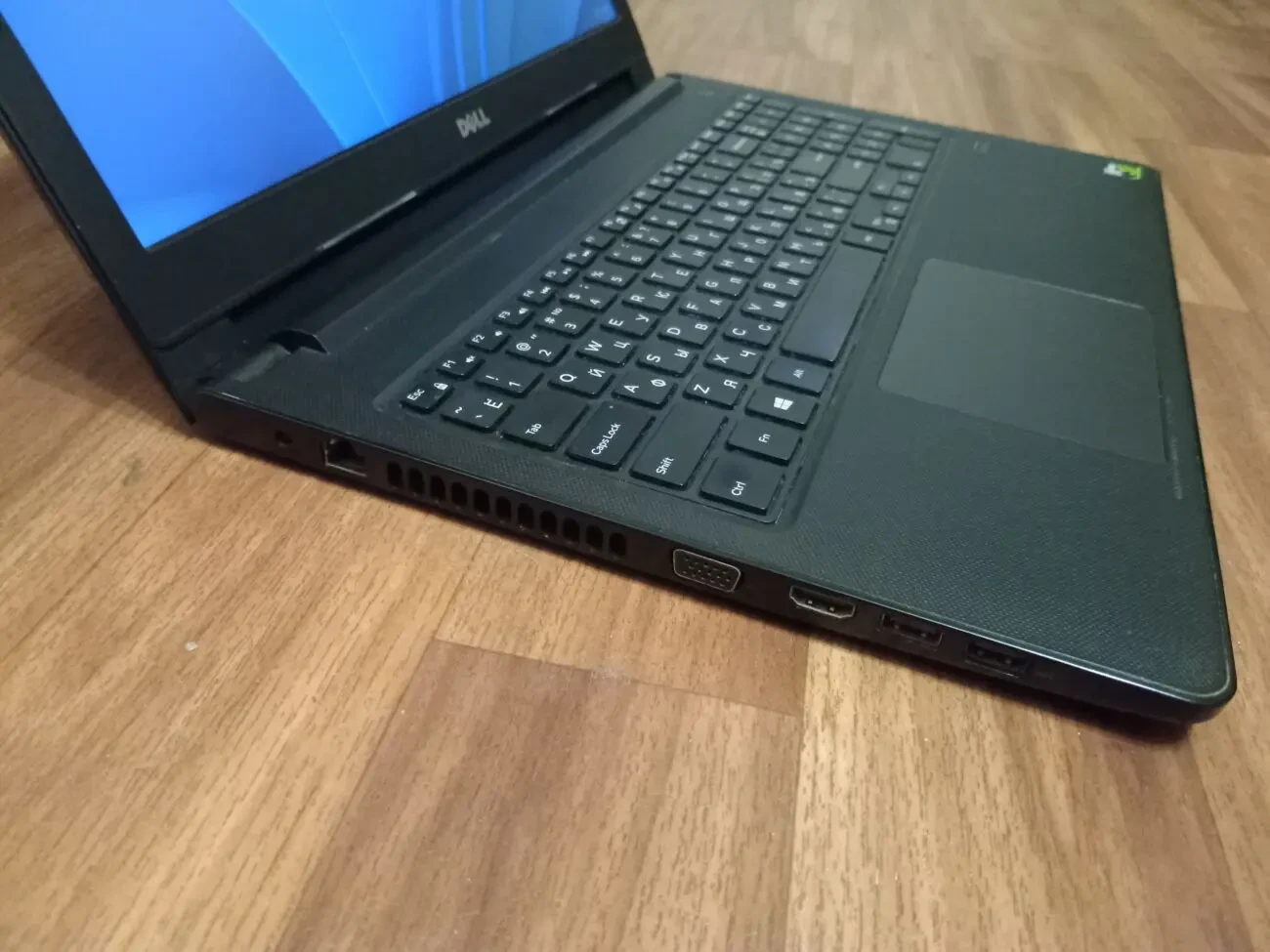 Игровой Видео GTX 1050 (4 ГБ) Core i5 7200U / DELL 15 6