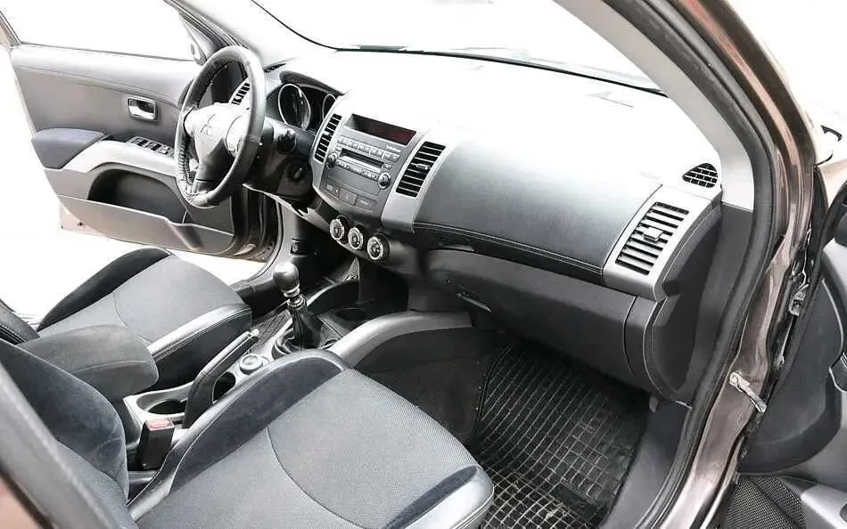 Mitsubishi Outlander 2.0 TD 6