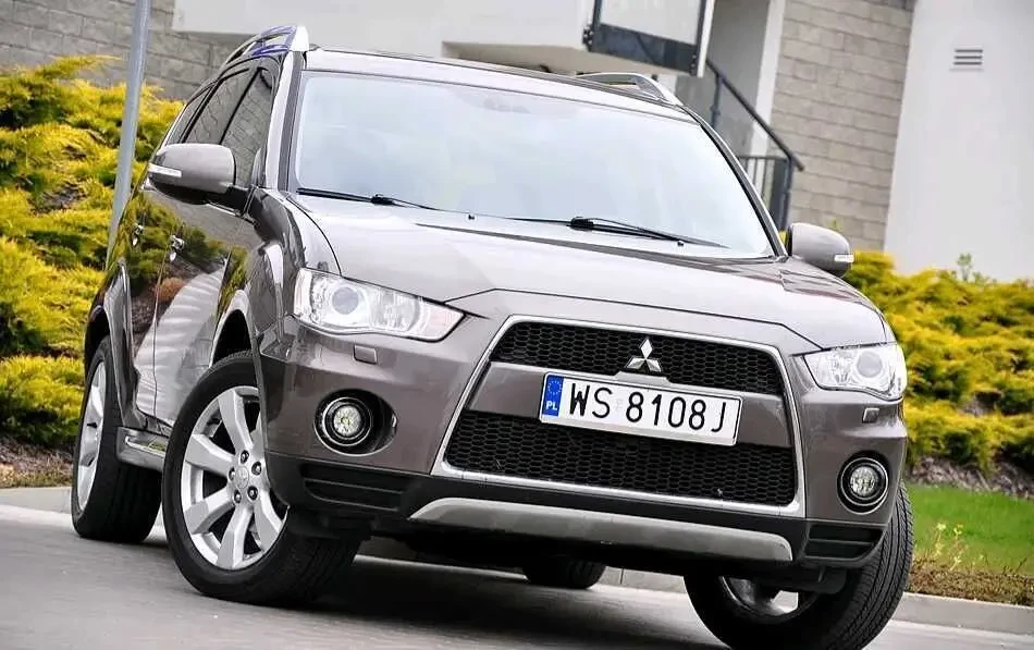Mitsubishi Outlander 2.0 TD 2