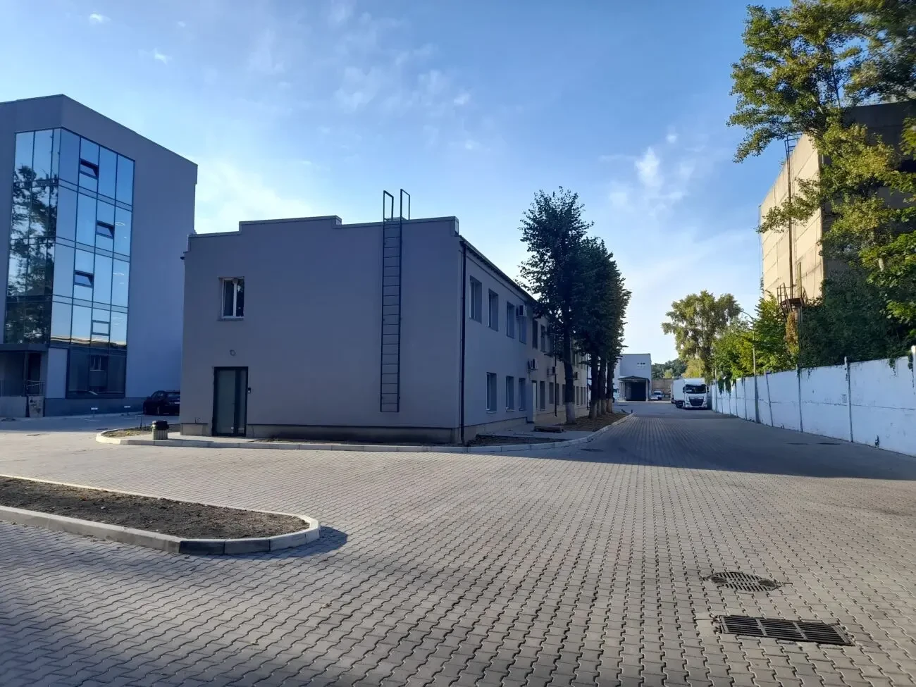 О Р Е Н Д А офіс 16,6 кв. м.  Велика Кільцева 4а/АШАН 5