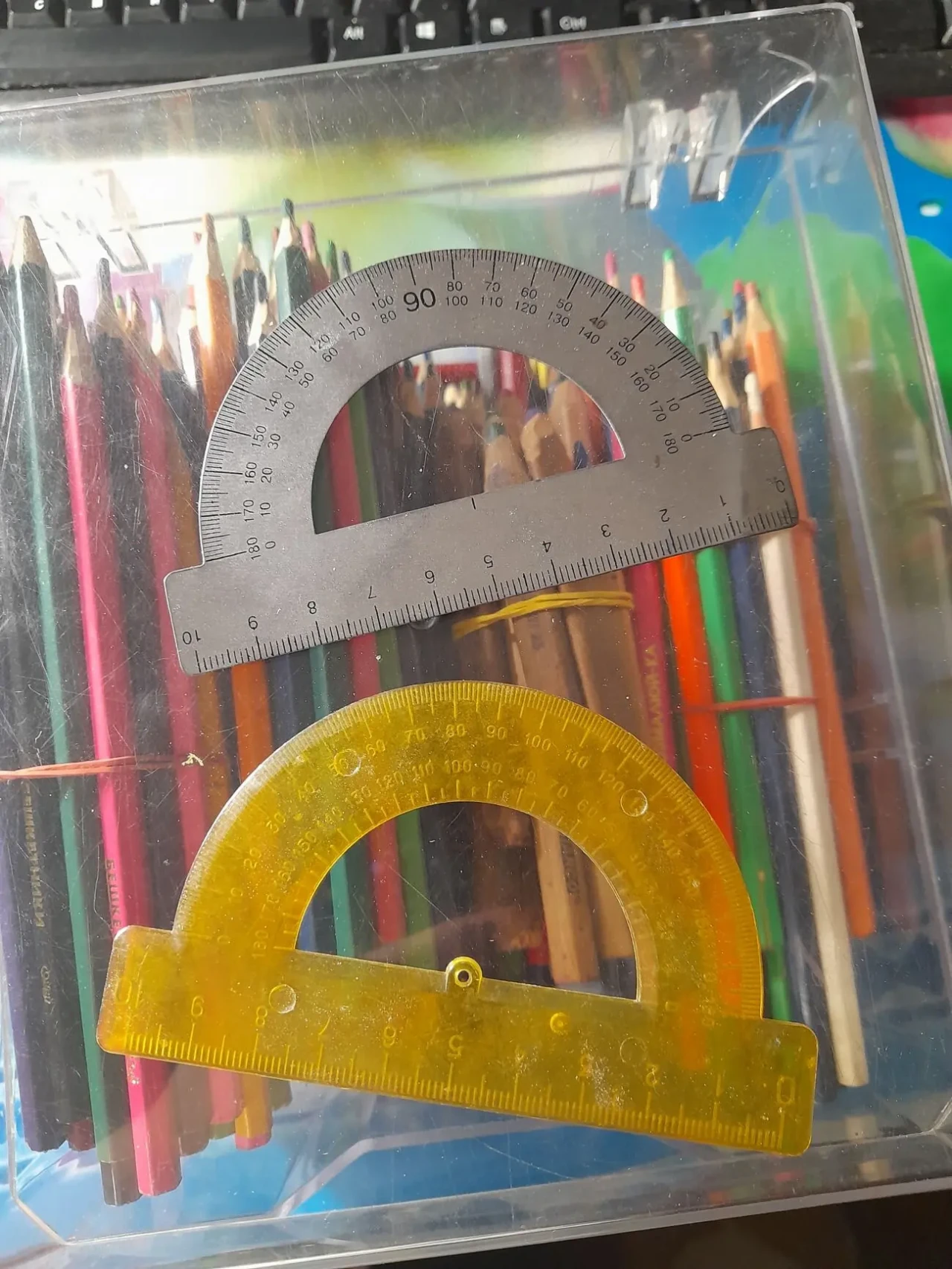 Продається шкільне приладдя лінійки 13 шт 2