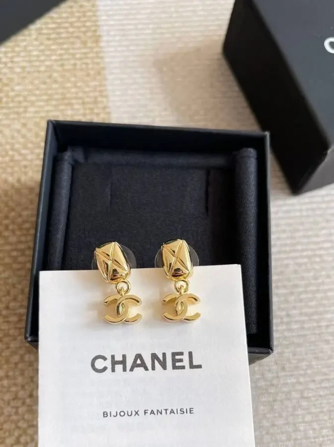 Сережки Chanell 9