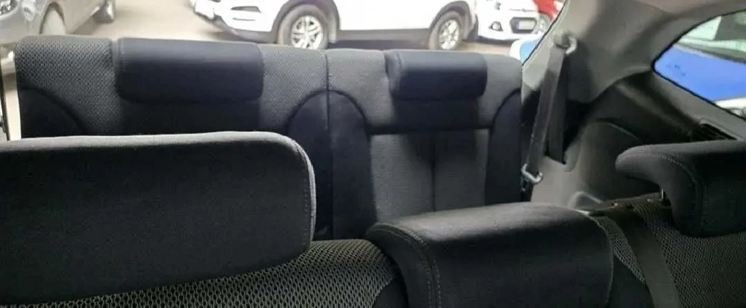 Hyundai Grand Santa Fe 8