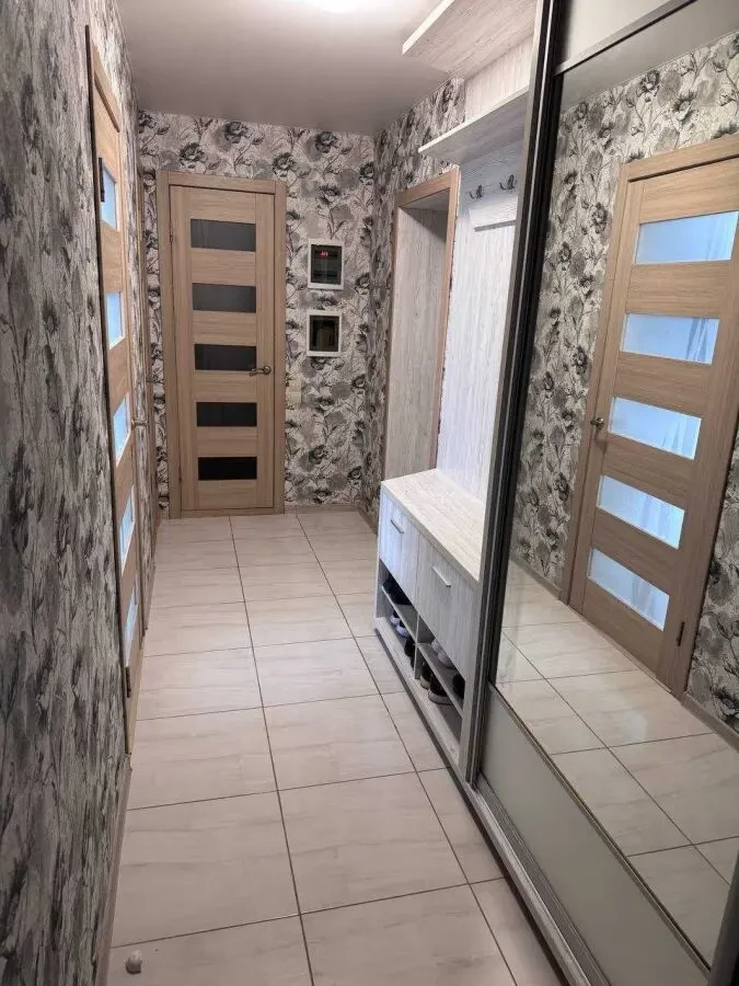 Продаж 2к квартира студія 6
