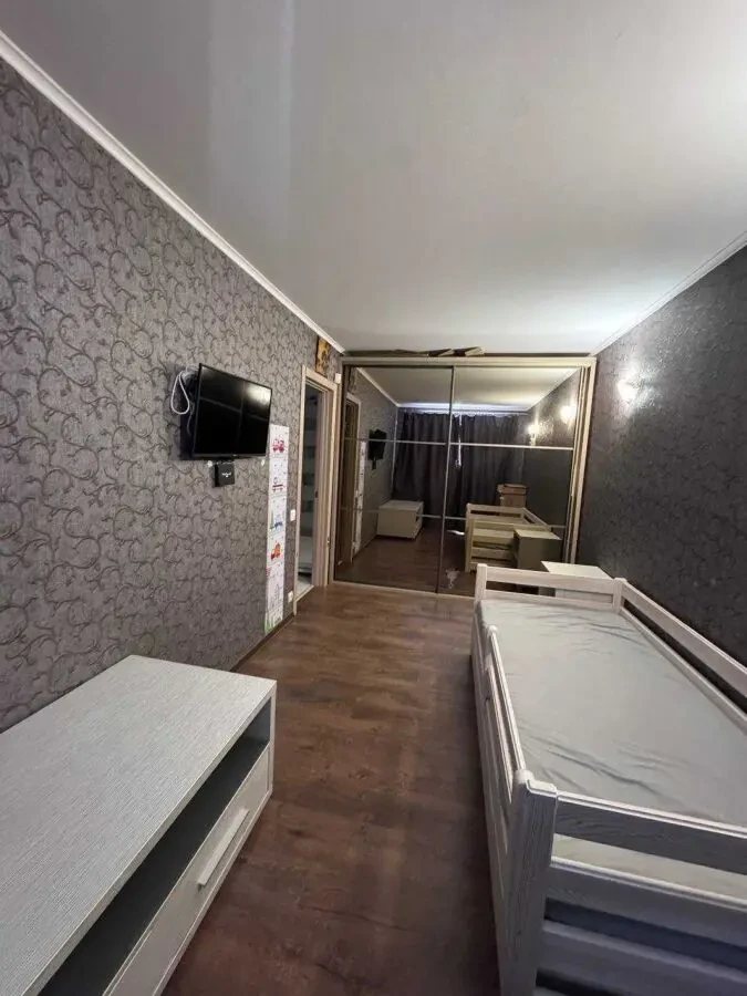Продаж 2к квартира студія 2