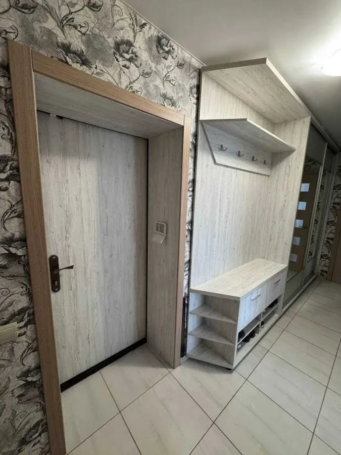 Продаж 2к квартира студія 4