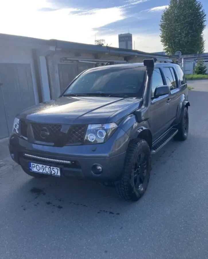 Nissan Pathfinder 2