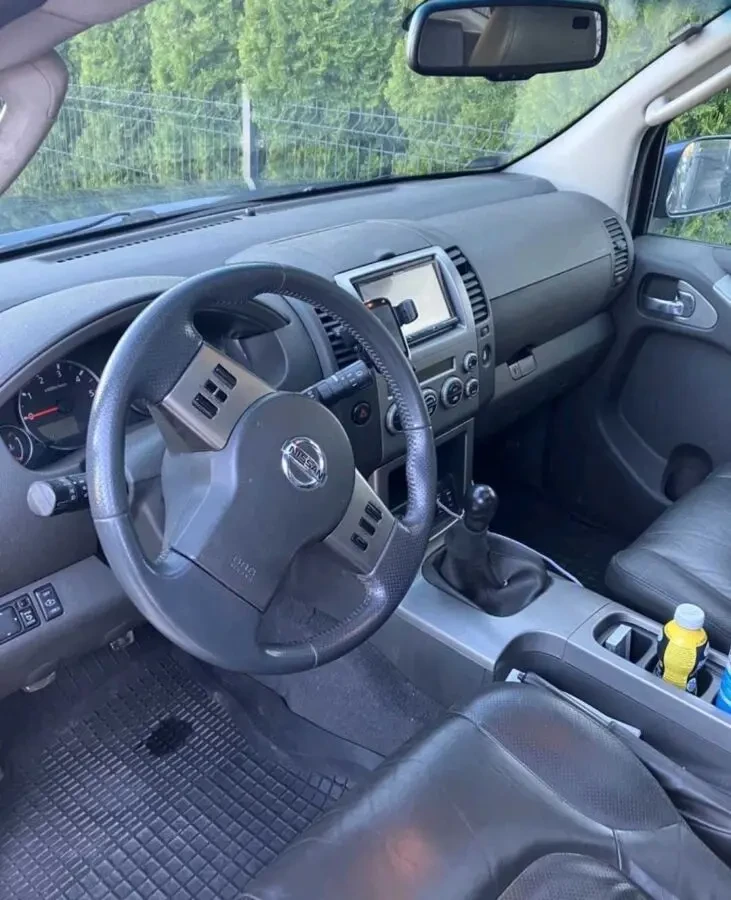 Nissan Pathfinder 7