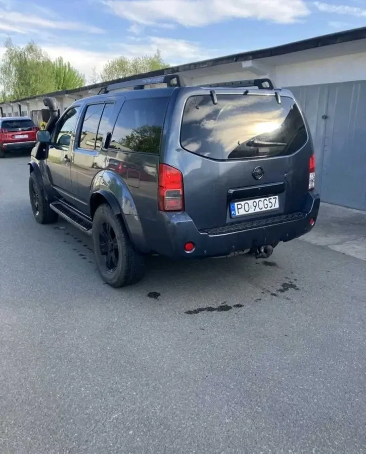 Nissan Pathfinder 5