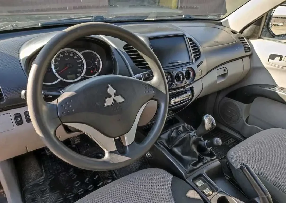 Mitsubishi L200 2.5 TD  Пікап 7