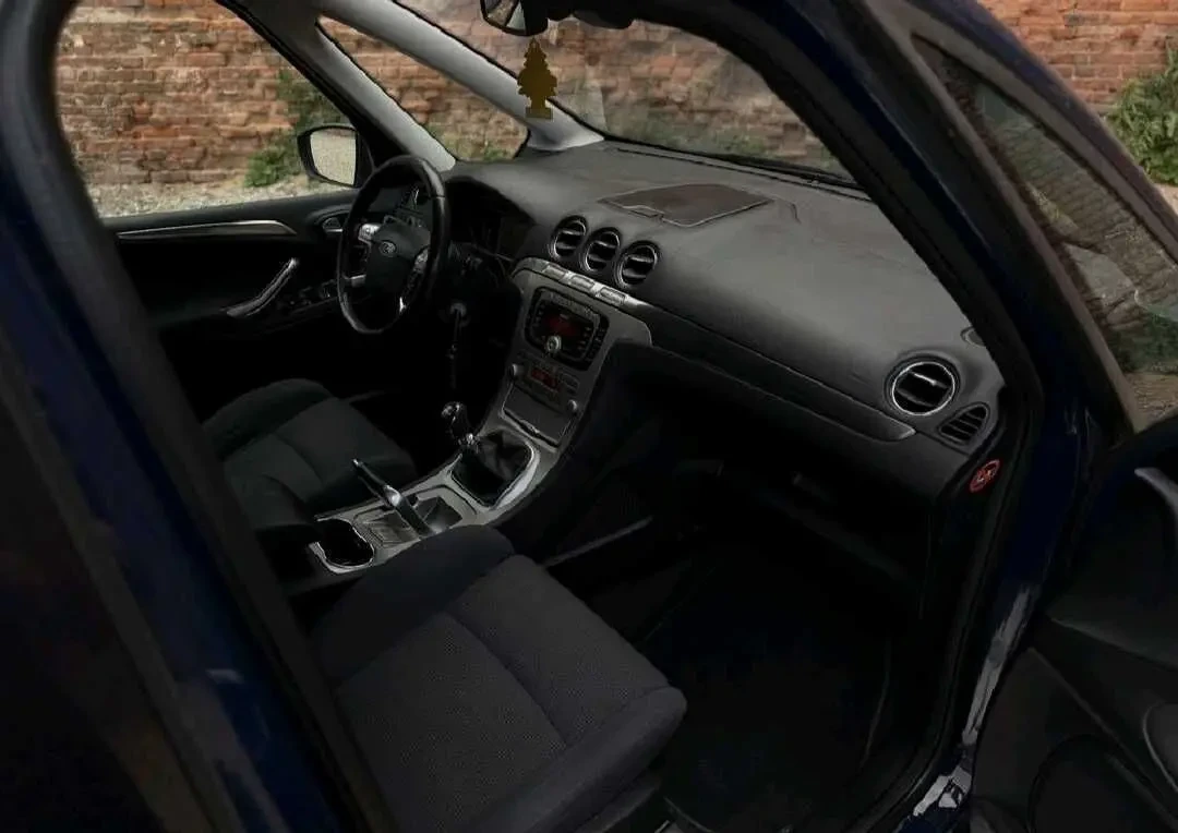 Мінівен Ford Galaxy 7
