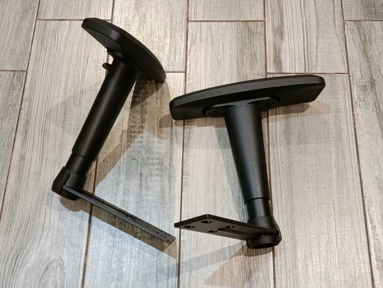 Подлокотники Dxracer телескопические для геймерского кресла. 2