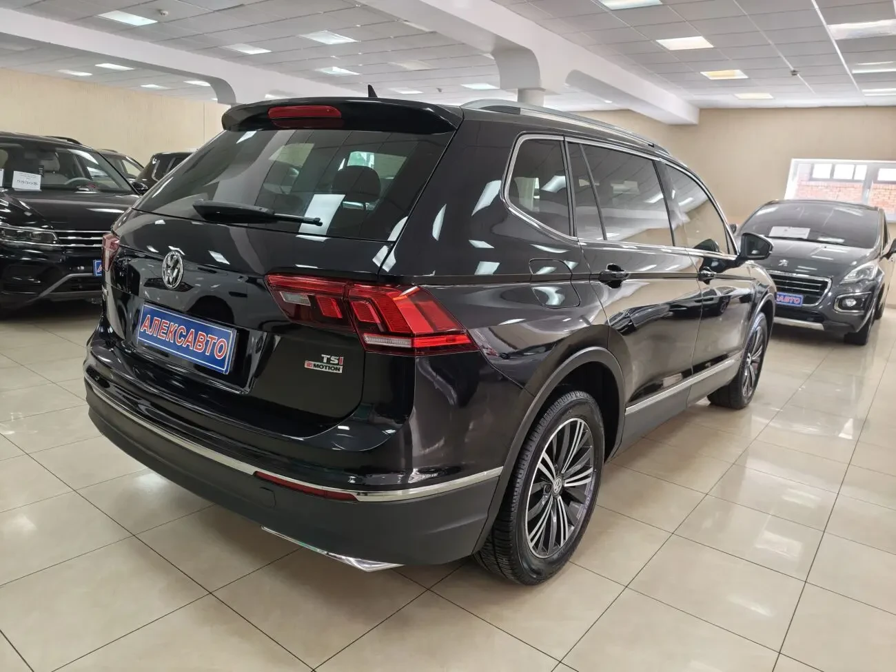 Volkswagen Tiguan 4MOTION 2.0TSI 16V 8АКПП 2018 р.в. (184 к.с.)7 місць 3