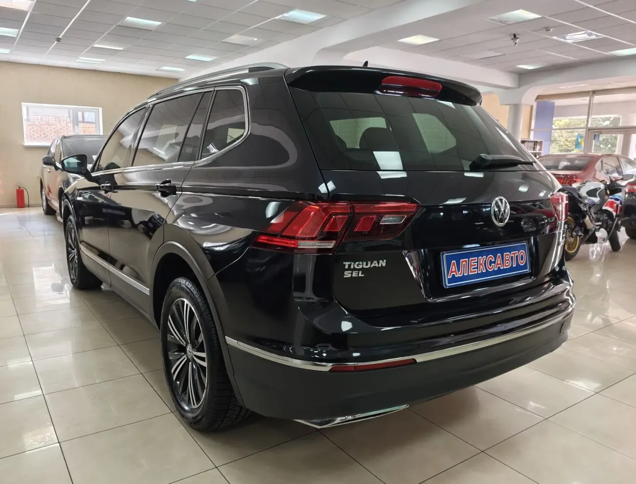Volkswagen Tiguan 4MOTION 2.0TSI 16V 8АКПП 2018 р.в. (184 к.с.)7 місць 2