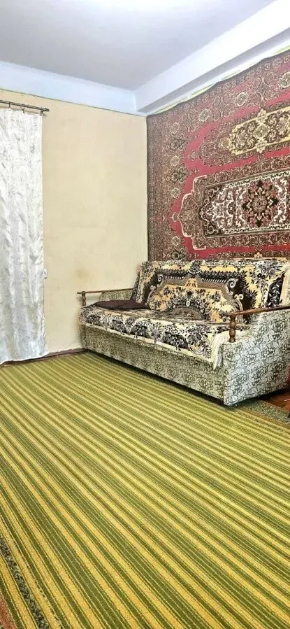 Продам 3-х комн., р-н поликлиники 8