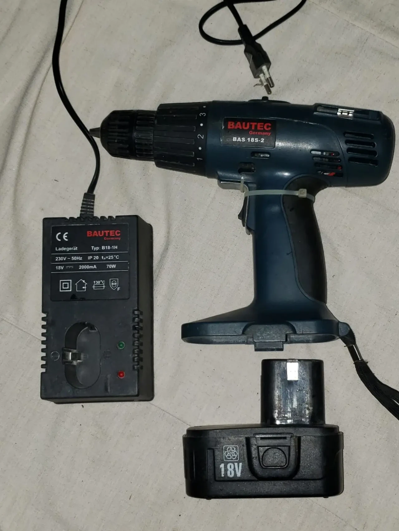 Шуруповёрт Bautec BAS 18S-2 с кейсом. 2