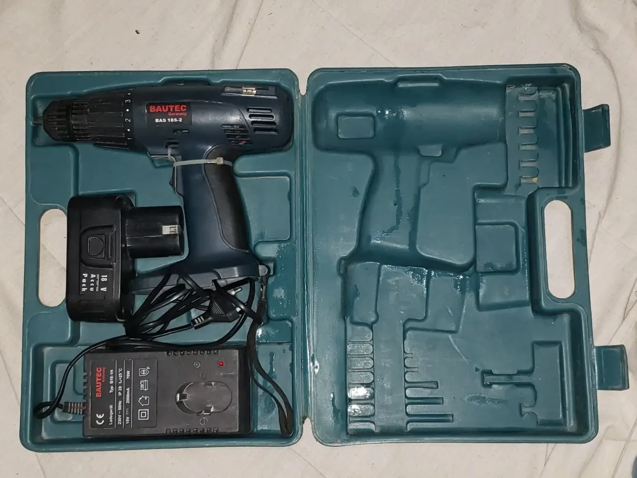 Шуруповёрт Bautec BAS 18S-2 с кейсом. 3