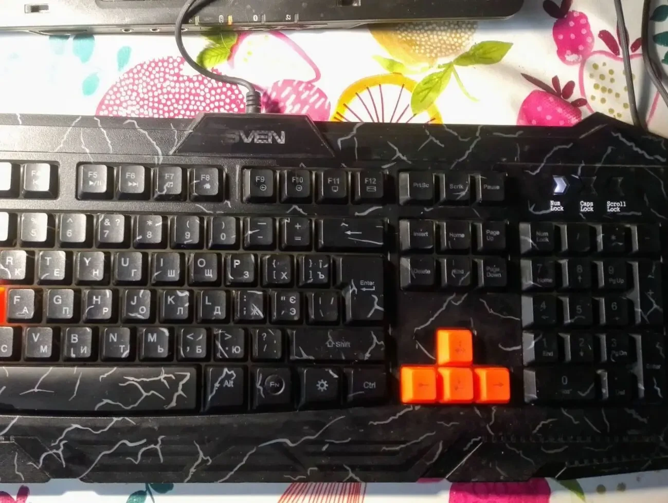 Черная программируемая игровая клавиатура свен Gs-9400 юсб проводная котрастные клавиши, подсветка 5