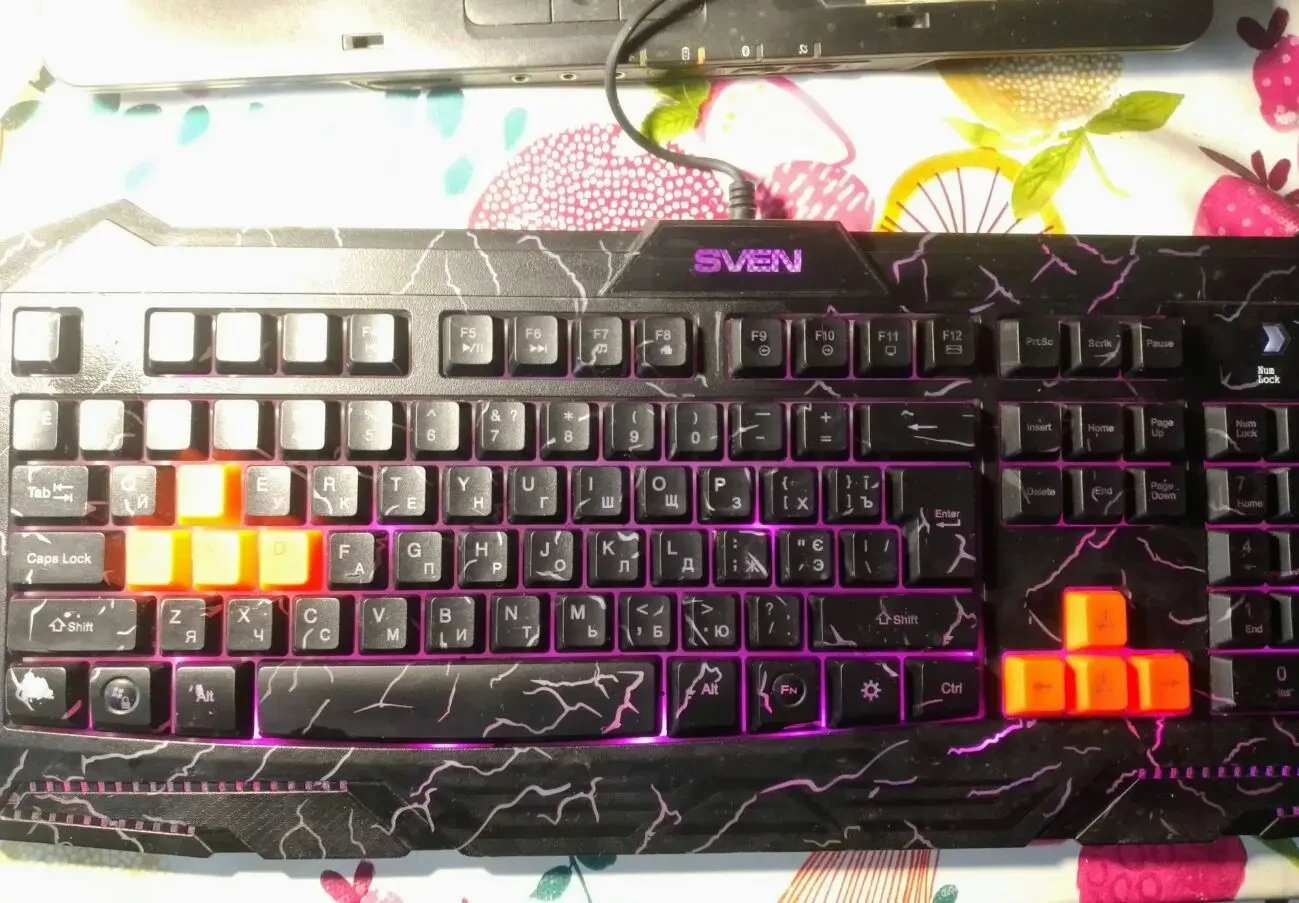 Черная программируемая игровая клавиатура свен Gs-9400 юсб проводная котрастные клавиши, подсветка 4