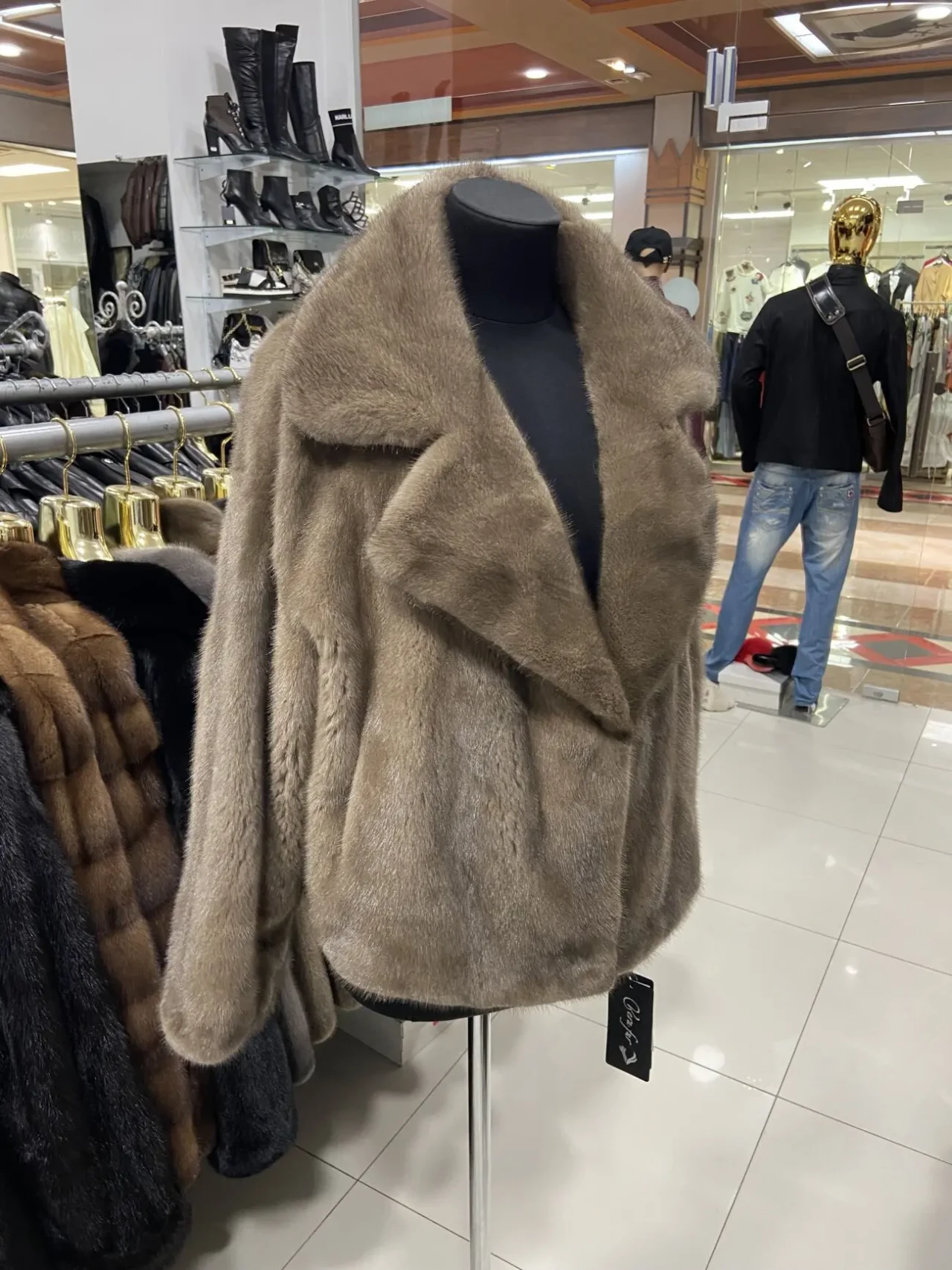 Норкові шуби автоледі,англійський комір,чорна,пастель 6