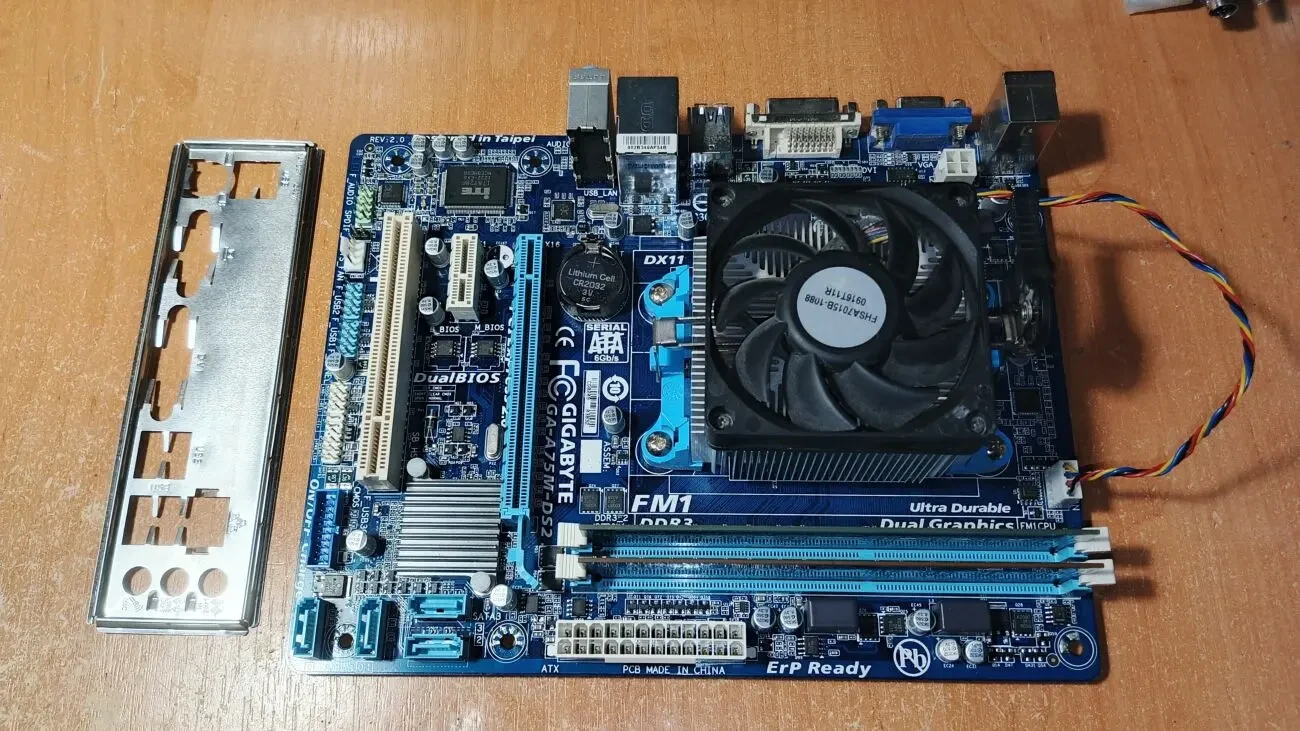 Комплект Gigabyte GA-A75M-DS2 v2.0 (sFM1)+A6 3650+8Gb+Cooler BOX