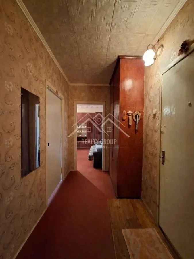 Продаж 2-к квартири на мкрн Сонячний 9