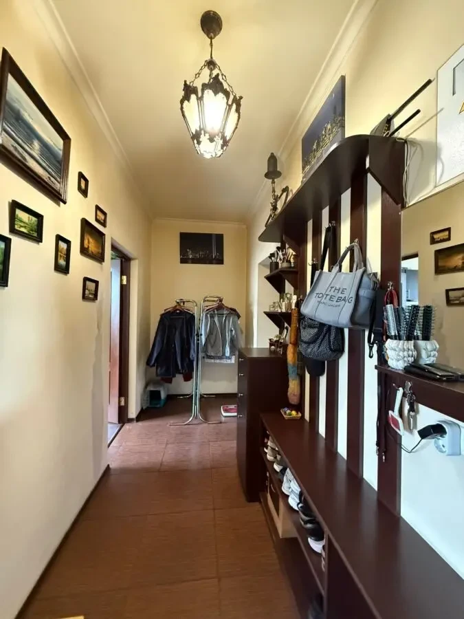 Продам 2к квартиру на Титова,6 7