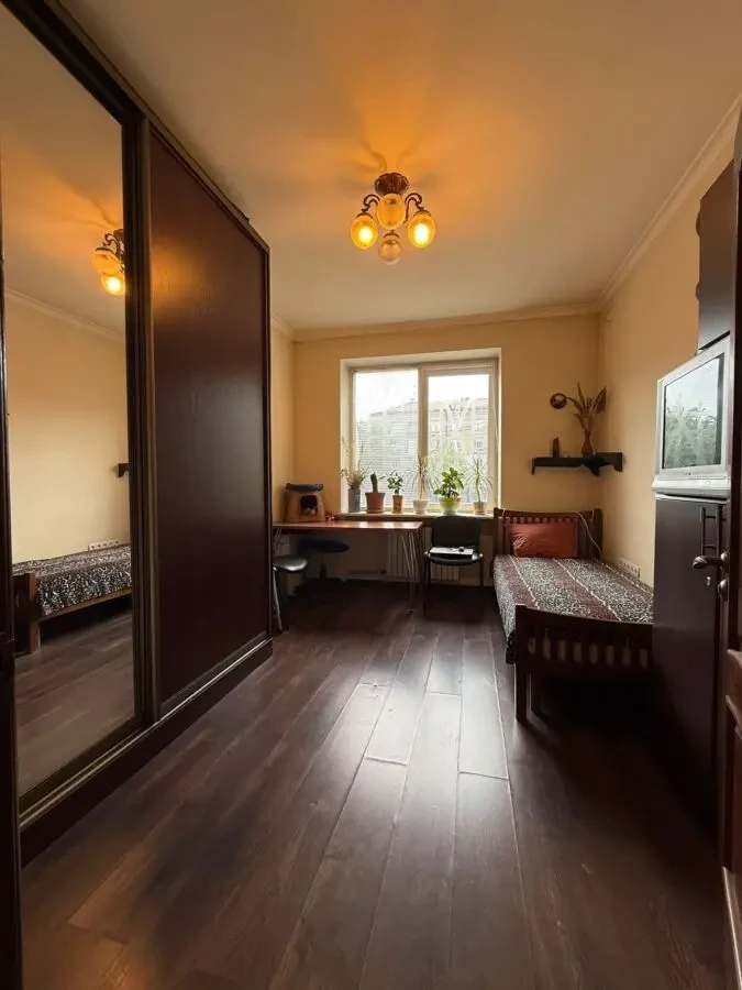 Продам 2к квартиру на Титова,6 3