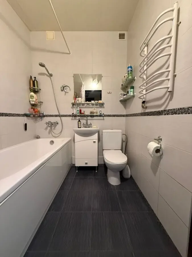 Продам 2к квартиру на Титова,6 6