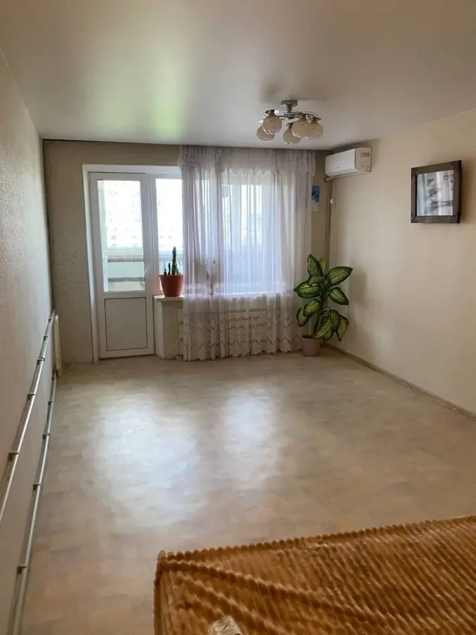 продам 1 комнатную квартиру район Победа 5 7