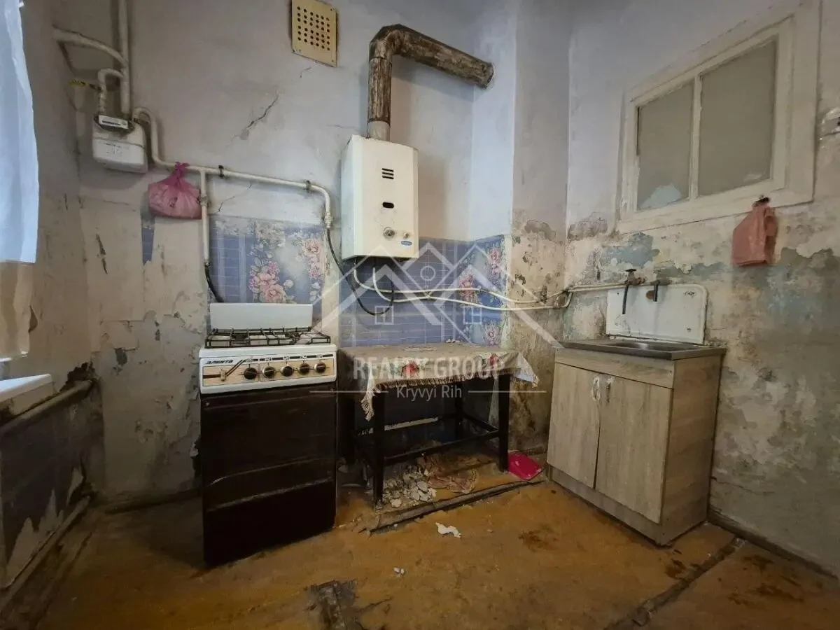 Продаж 2к  сталінки на 17 кв з прекрасним плануванням. 9