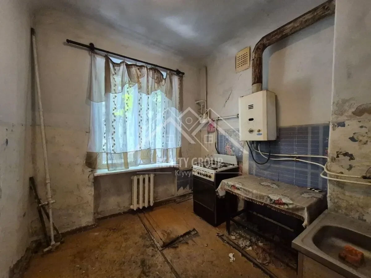 Продаж 2к  сталінки на 17 кв з прекрасним плануванням. 8