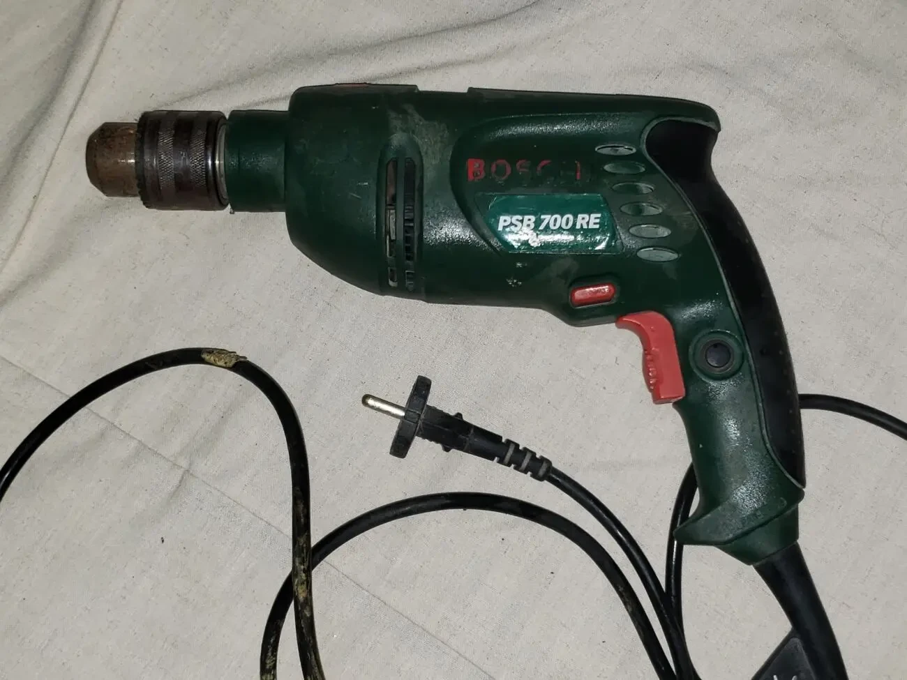 Ударная дрель Bosch PSB 700 RE.