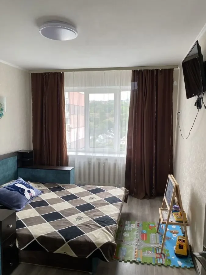 продам 3 кімнатну квартиру перемога 10
