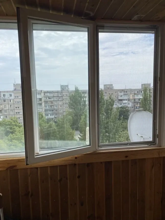 продам 3 кімнатну квартиру перемога 8